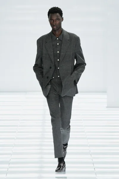 Look 28